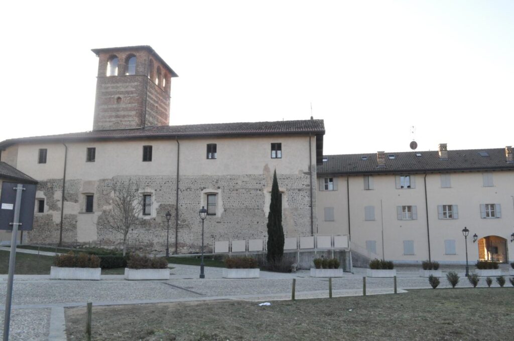 Bellusco, castello di Bellusco, Martino da Corte, ecomuseo adda di leonardo, Luigi Minuti, famiglia Carcano, famiglia Capitanei da Vimercate, famiglia Calchi, famiglia Perego, castelli Lombardia, castelli Brianza