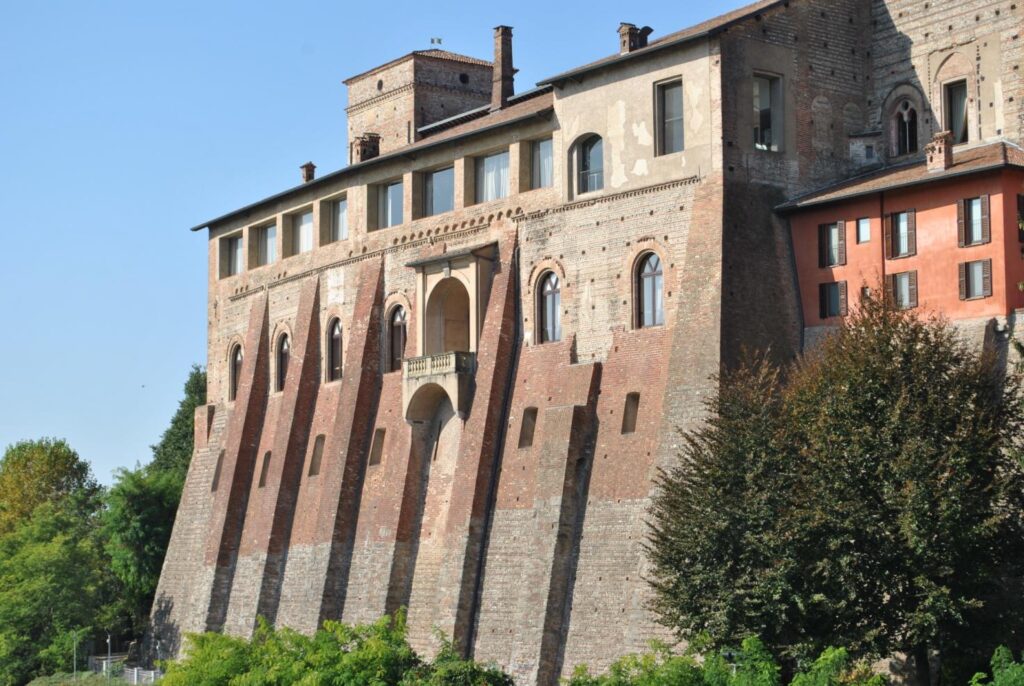 Cassano, Luigi Minuti, Fortezza viscontea, castello Cassano, castello della Torre, Castello Visconti, della Torre, Visconti, Sforza, Castaldi, D'Adda, Bonelli, Borromeo Adda, laboni, Ecomuseo Adda di Leonardo, Ezzelino da Romano, Beatrice della Scala, Federico Barbarossa, Eugenio di Savoia, Battaglia di Cassano, Morti del Revellino, Cassano Adda, Bartolomeo Gadio, Berengario del Friuli