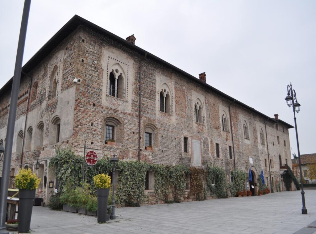 Cassano, Luigi Minuti, Fortezza viscontea, castello Cassano, castello della Torre, Castello Visconti, della Torre, Visconti, Sforza, Castaldi, D'Adda, Bonelli, Borromeo Adda, laboni, Ecomuseo Adda di Leonardo, Ezzelino da Romano, Beatrice della Scala, Federico Barbarossa, Eugenio di Savoia, Battaglia di Cassano, Morti del Revellino, Cassano Adda, Bartolomeo Gadio, Berengario del Friuli