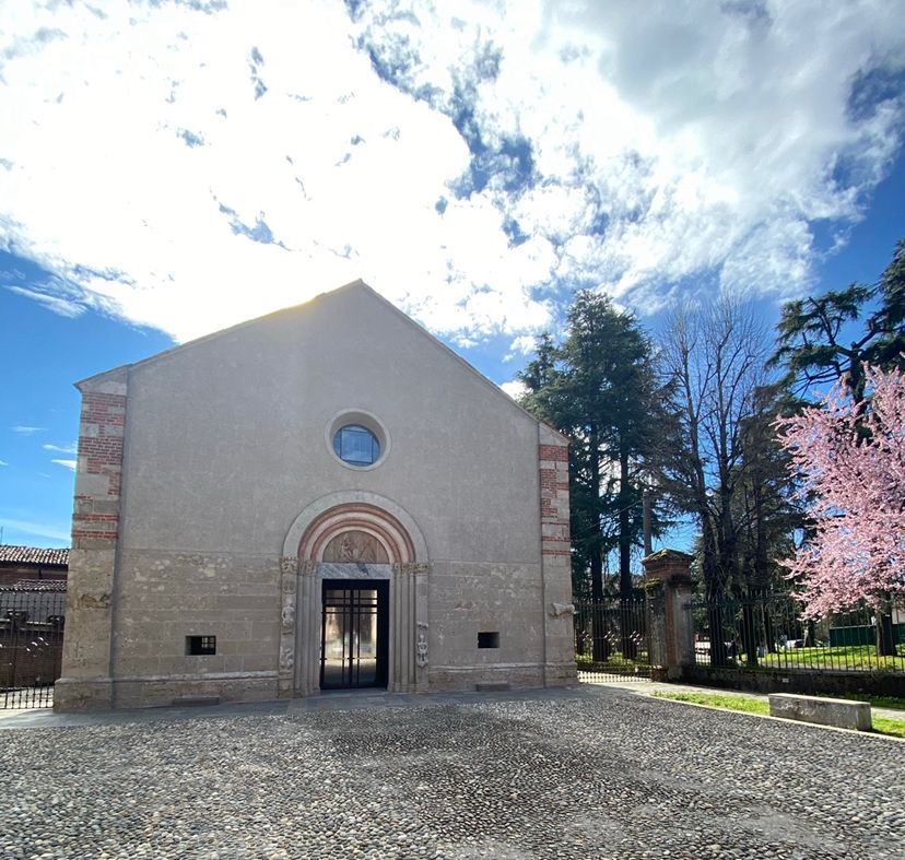 Esterno della chiesa di San Colombano